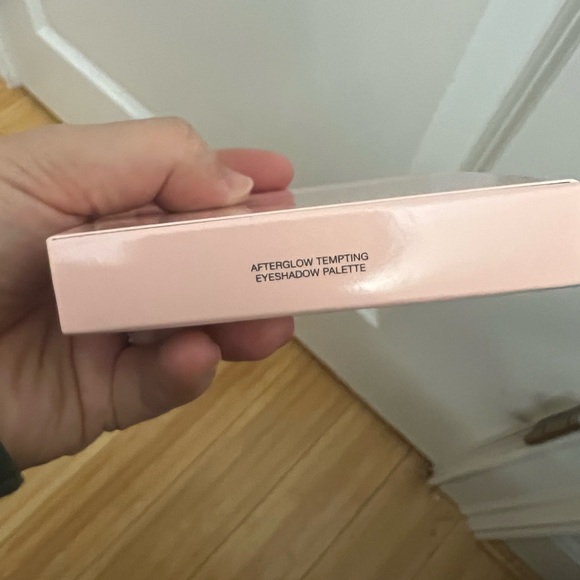 NARS AFTERGLOW TEMPTING EYESHADOW PALETTE - Picture 10 of 10